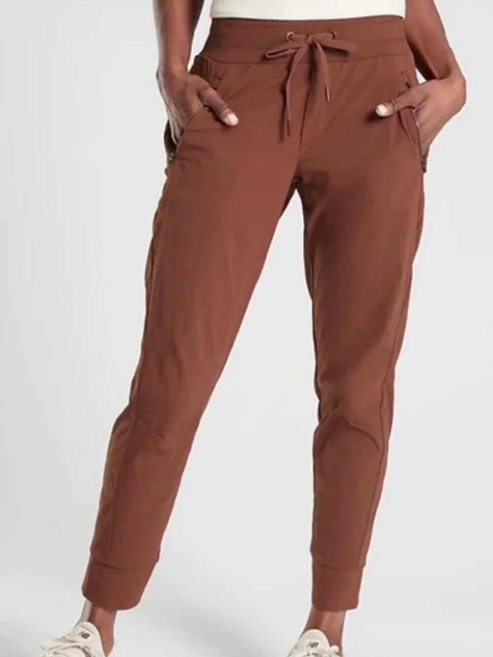 ATHLETA Trekkie Mid Rise Legacy Jogger Mahogany Size 2